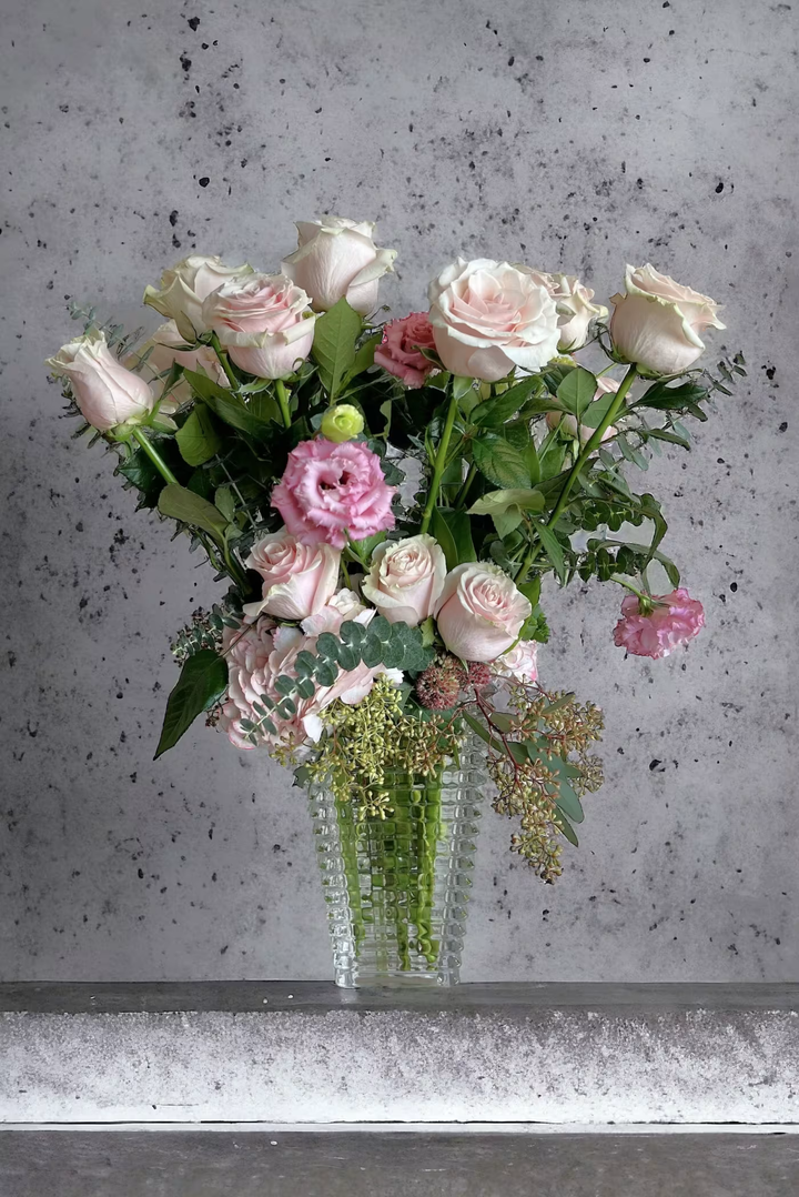 Elegant pink roses bouquet, perfect for romantic occasions, anniversaries, and special celebrations, available for same-day delivery in Los Angeles. Express love, admiration, and appreciation with this stunning floral arrangement